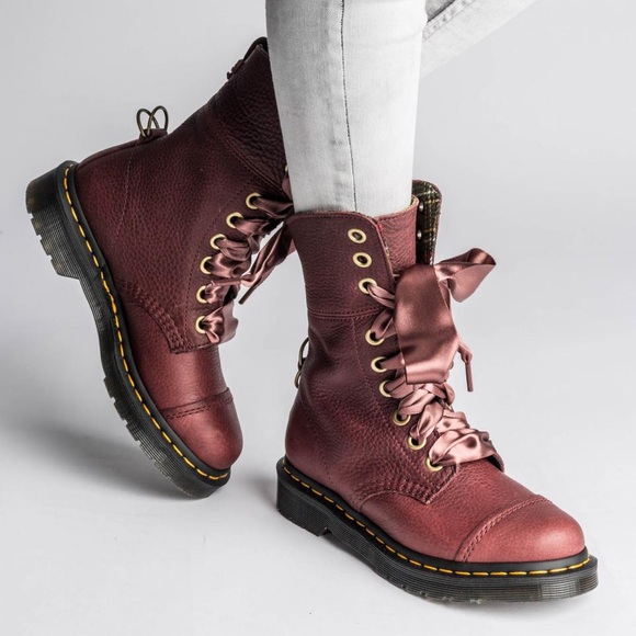 teva ladies walking sandals